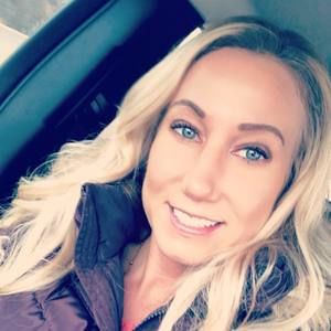 Meet your Posher, Carrie